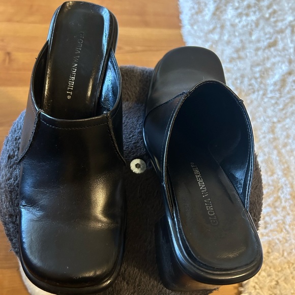 Square-toe Mules - Picture 4 of 6